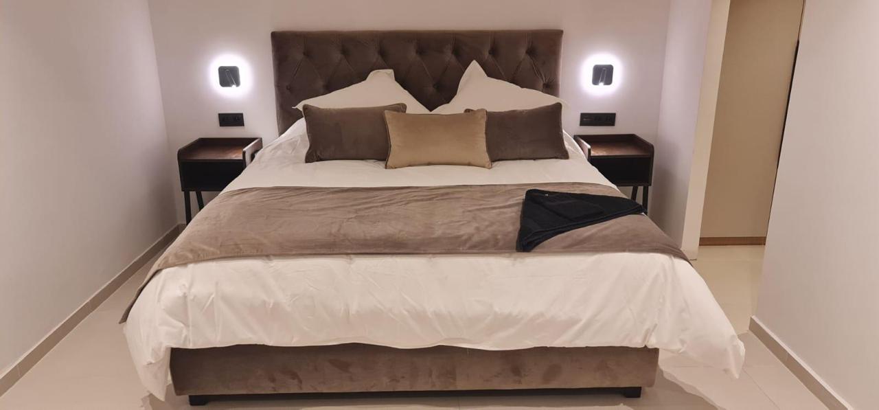 WhatsApp Image 2025-10-02 at 11.33.20 (2)